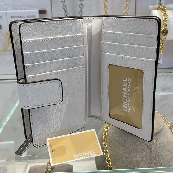 Michael Kors Medium Saffiano Leather Bifold Wallet
Optic White
NWT - Picture 12 of 16